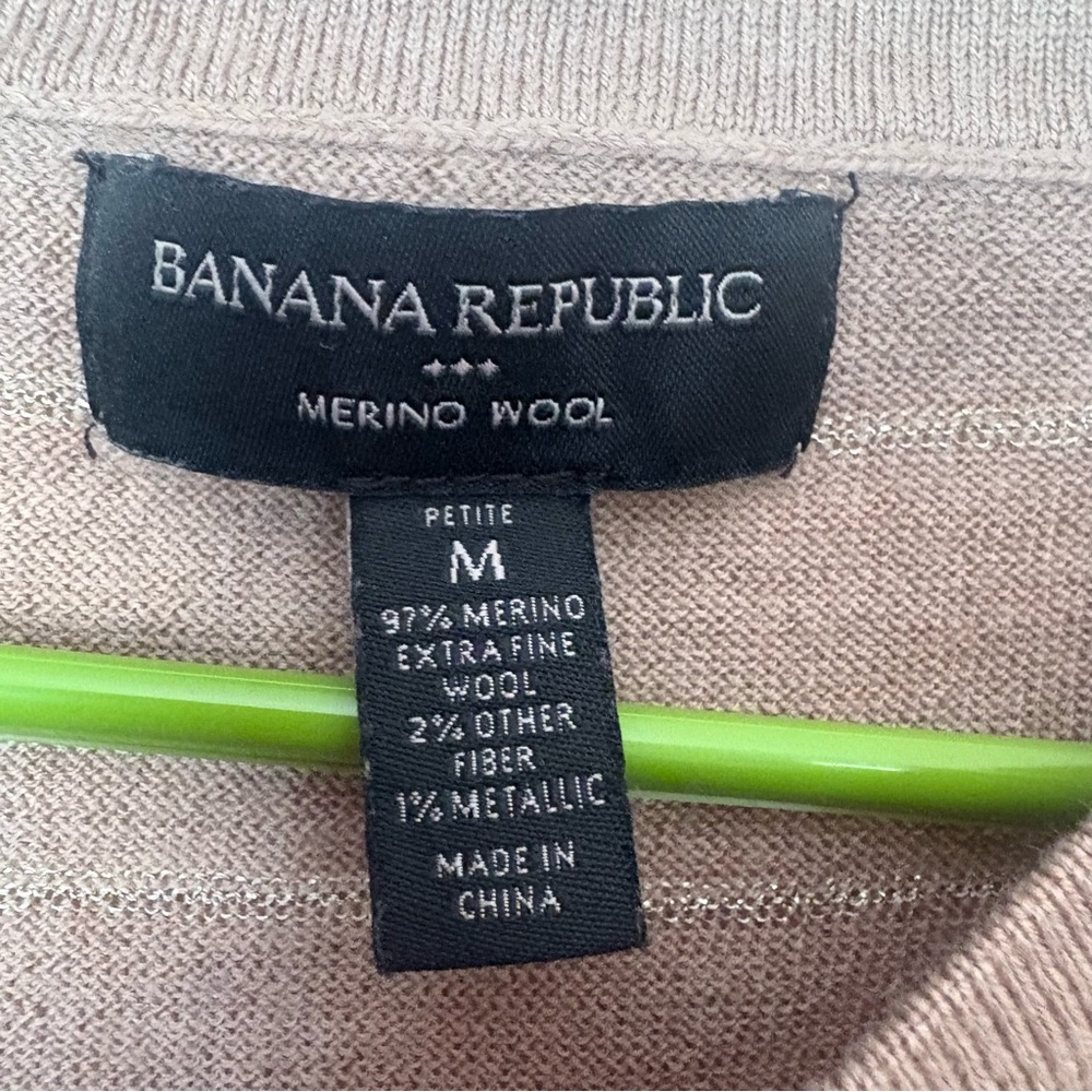 💙Banana Republic Tan Crew Neck Sweater - Picture 3 of 3